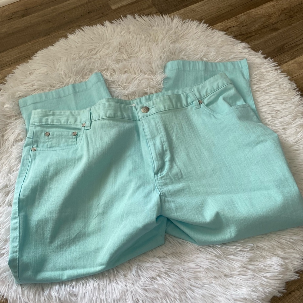 Dress Barn PLUS SIZE 16 capris.